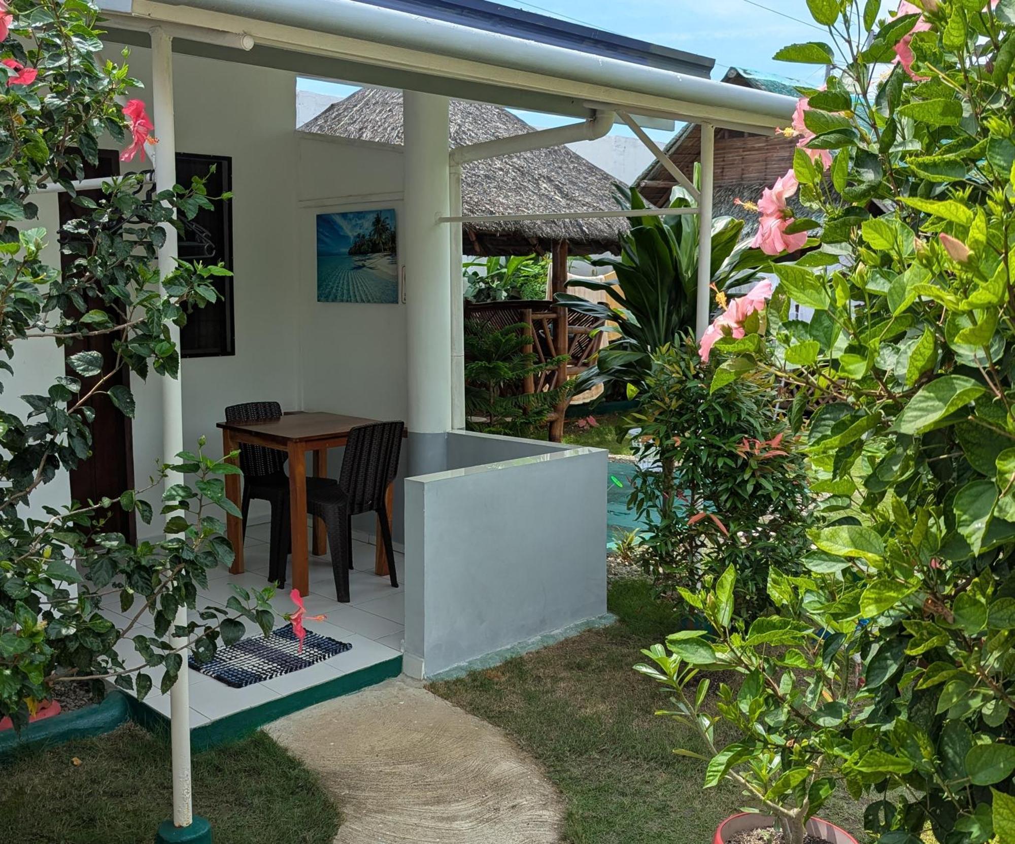 Astillo'S Guest Houses Moalboal Zimmer foto